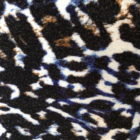 Super soft GUESS leopard print mini dress - Picture 2 of 3